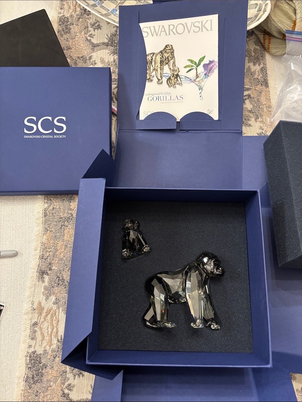 Swarovski Gorillas SIGNED 2009 SCS Annual Edition Mother and Infant..Retired